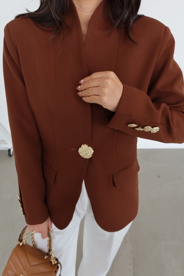 Büyük Gold Düğmeli Blazer Ceket