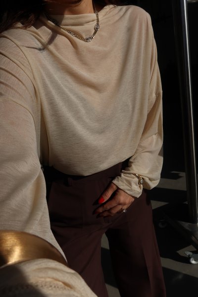 Kayık Yaka Transparan Bluz