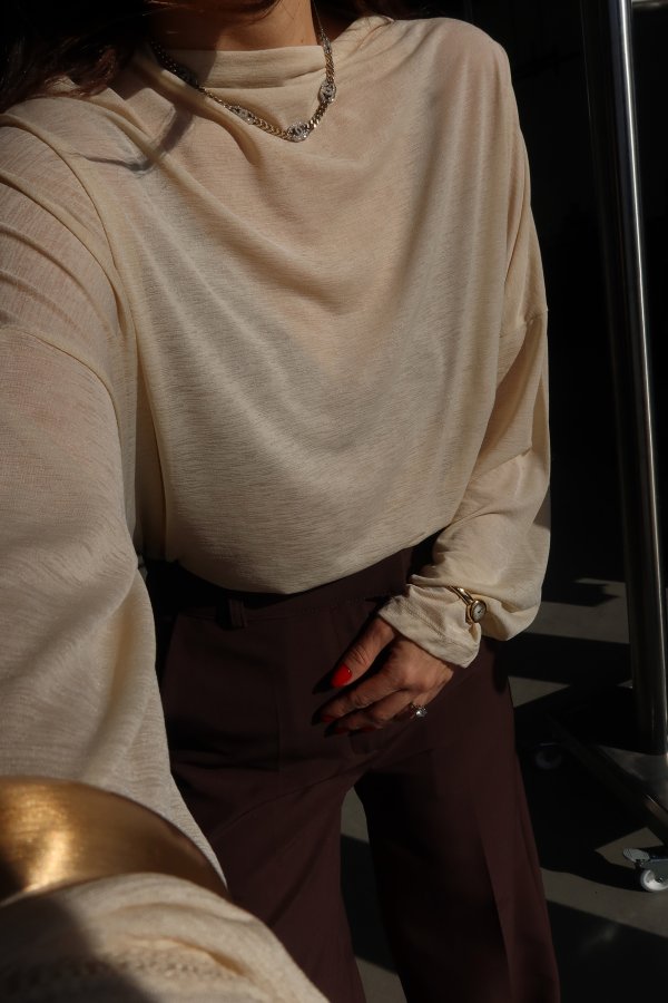 Kayık Yaka Transparan Bluz