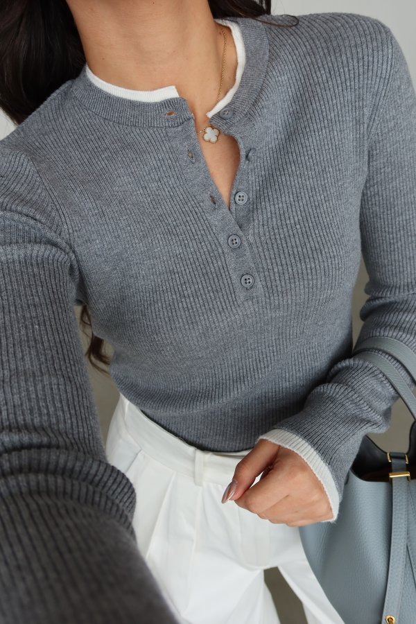 Yakası Ve Kolları Parça Detaylı Düğmeli Kazak