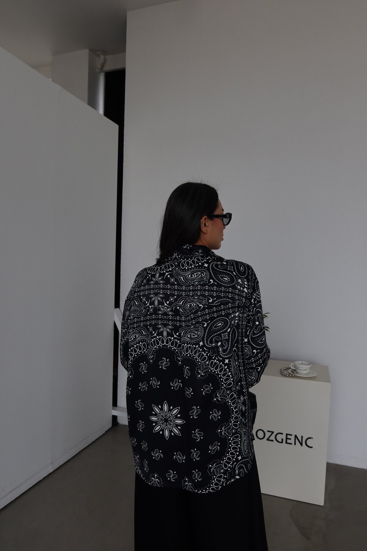 Etnik Desenli Saten Gömlek