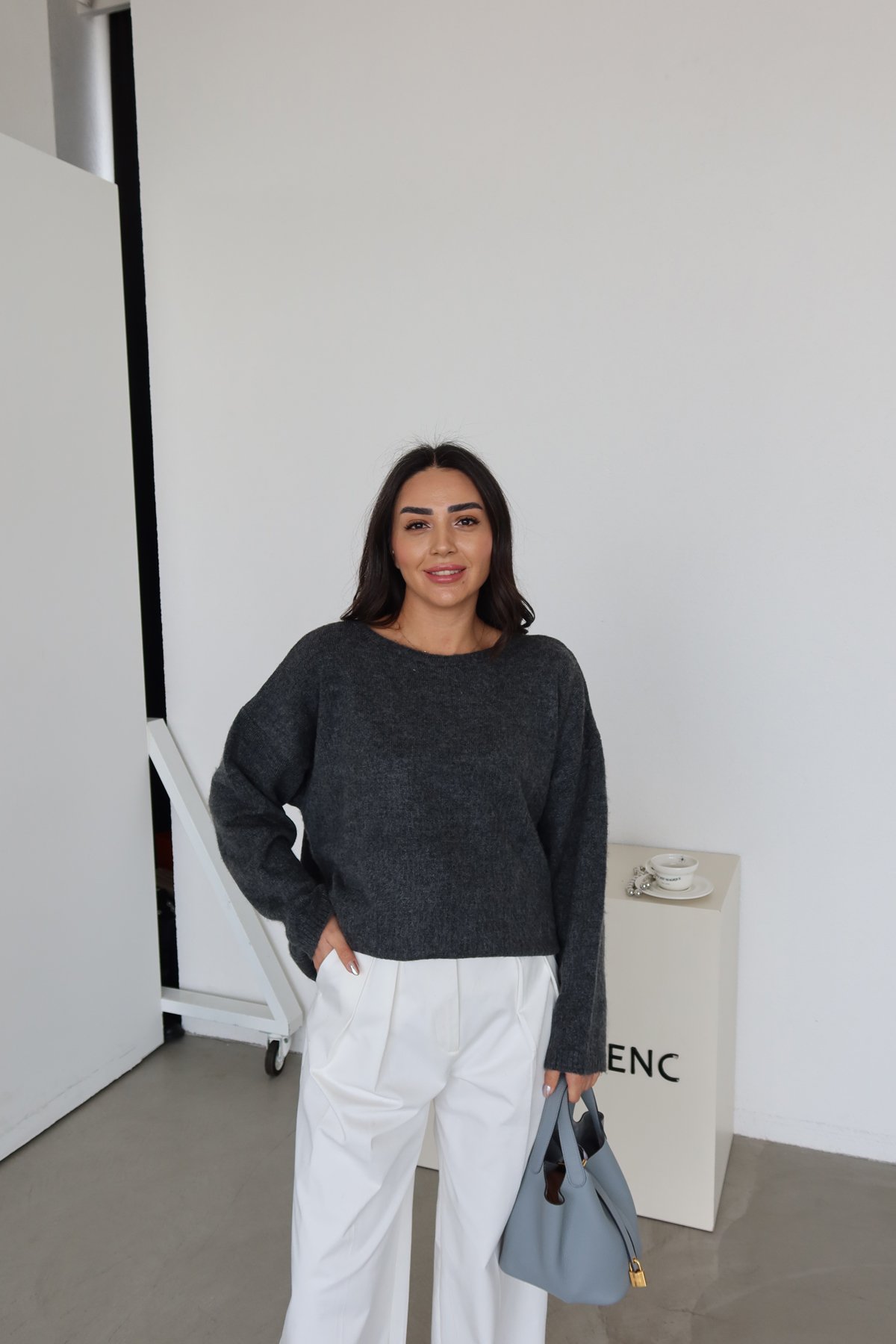 Arkası Dantelli Oversize Kazak