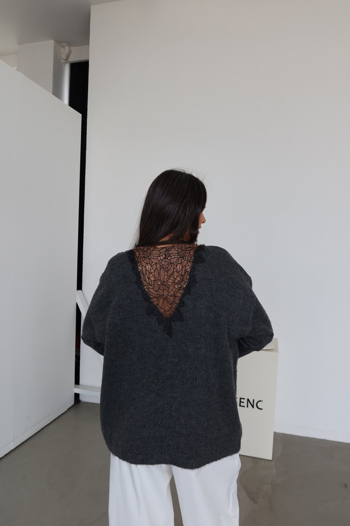 Arkası Dantelli Oversize Kazak