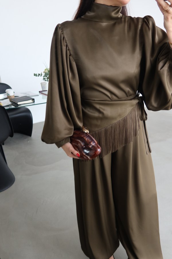 Balon Kol Boyundan Bağlamalı Saten Bluz Pantolon Takım