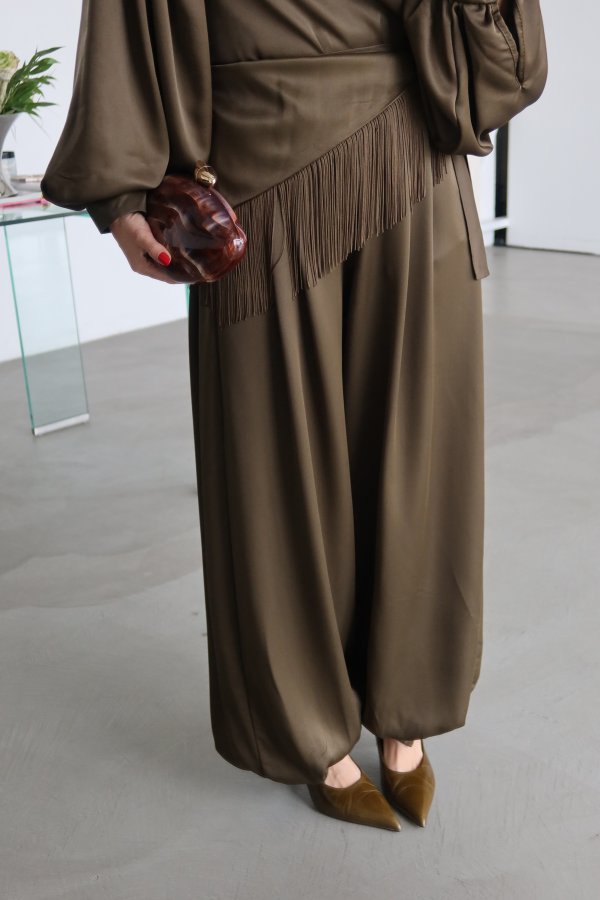 Balon Kol Boyundan Bağlamalı Saten Bluz Pantolon Takım