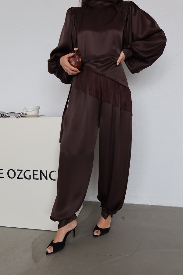 Balon Kol Boyundan Bağlamalı Saten Bluz Pantolon Takım