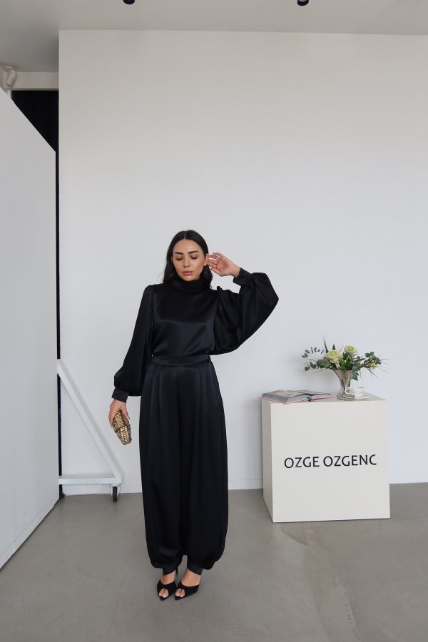 Balon Kol Boyundan Bağlamalı Saten Bluz Pantolon Takım