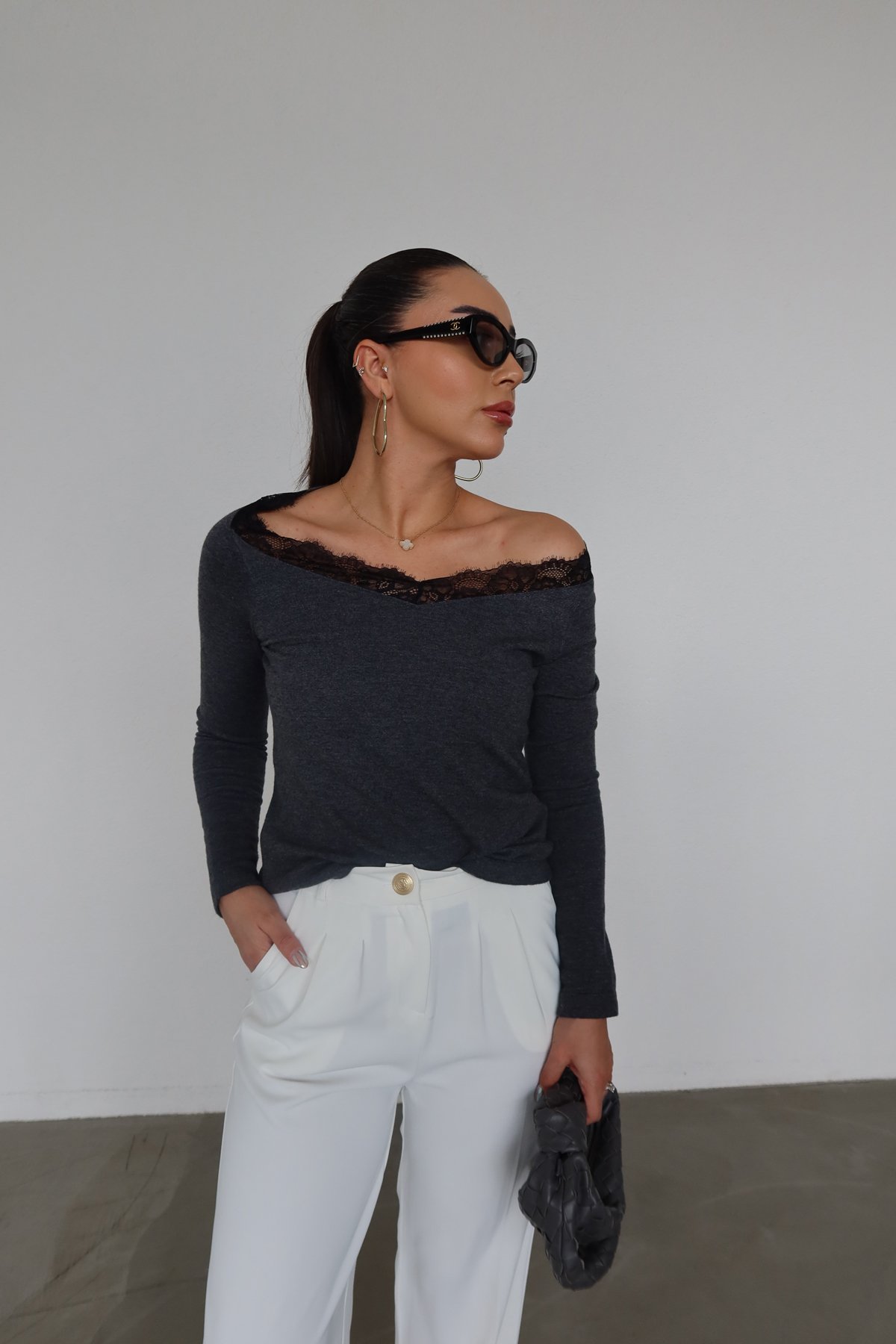 Yakası Dantelli Triko Bluz