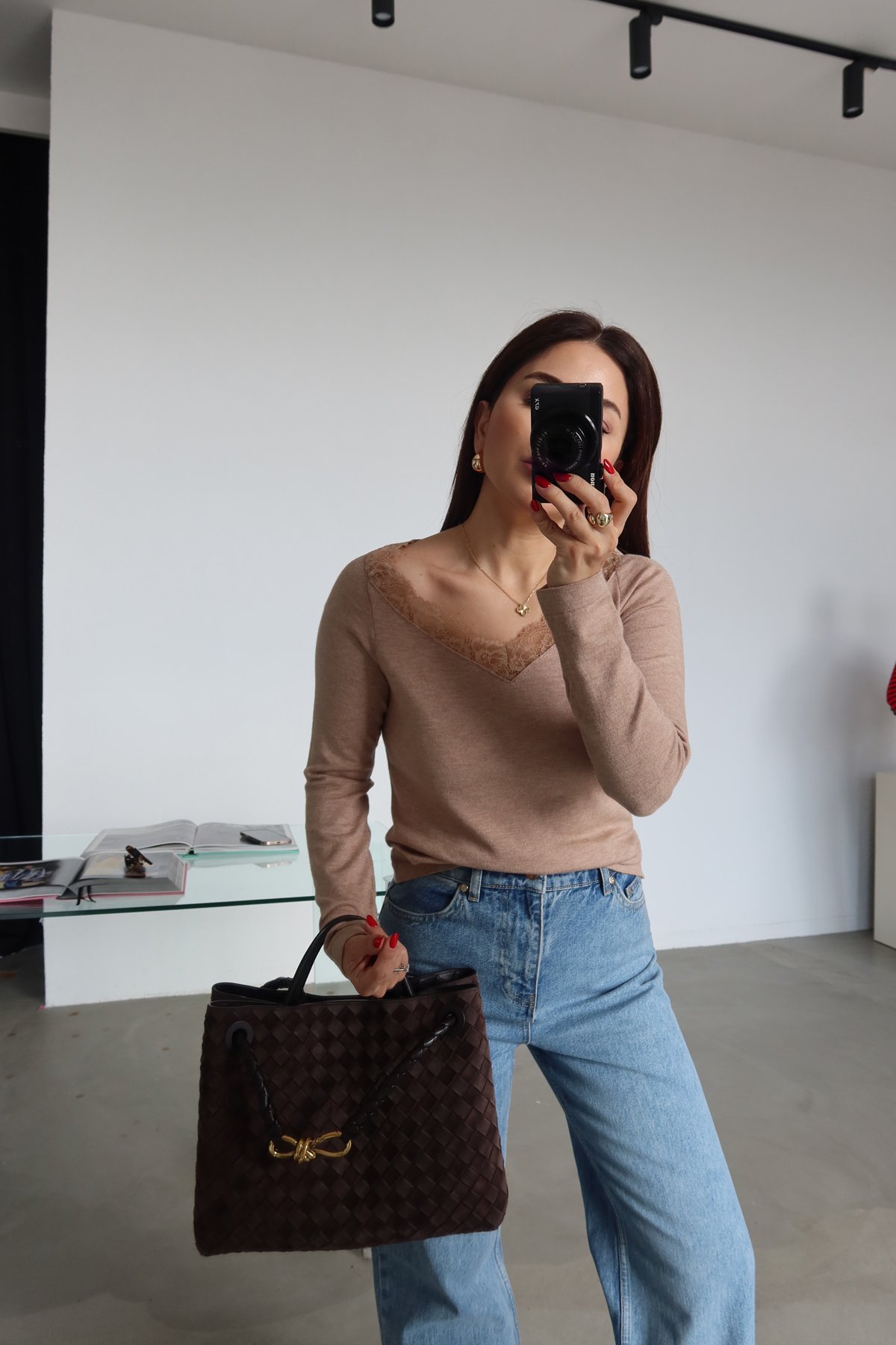 Yakası Dantelli Triko Bluz