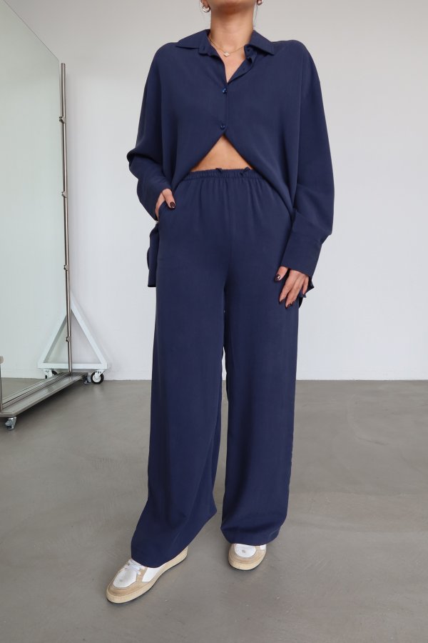 Yumuşak Dokulu Sırtı Bağlamalı Gömlek Pantolon Takım