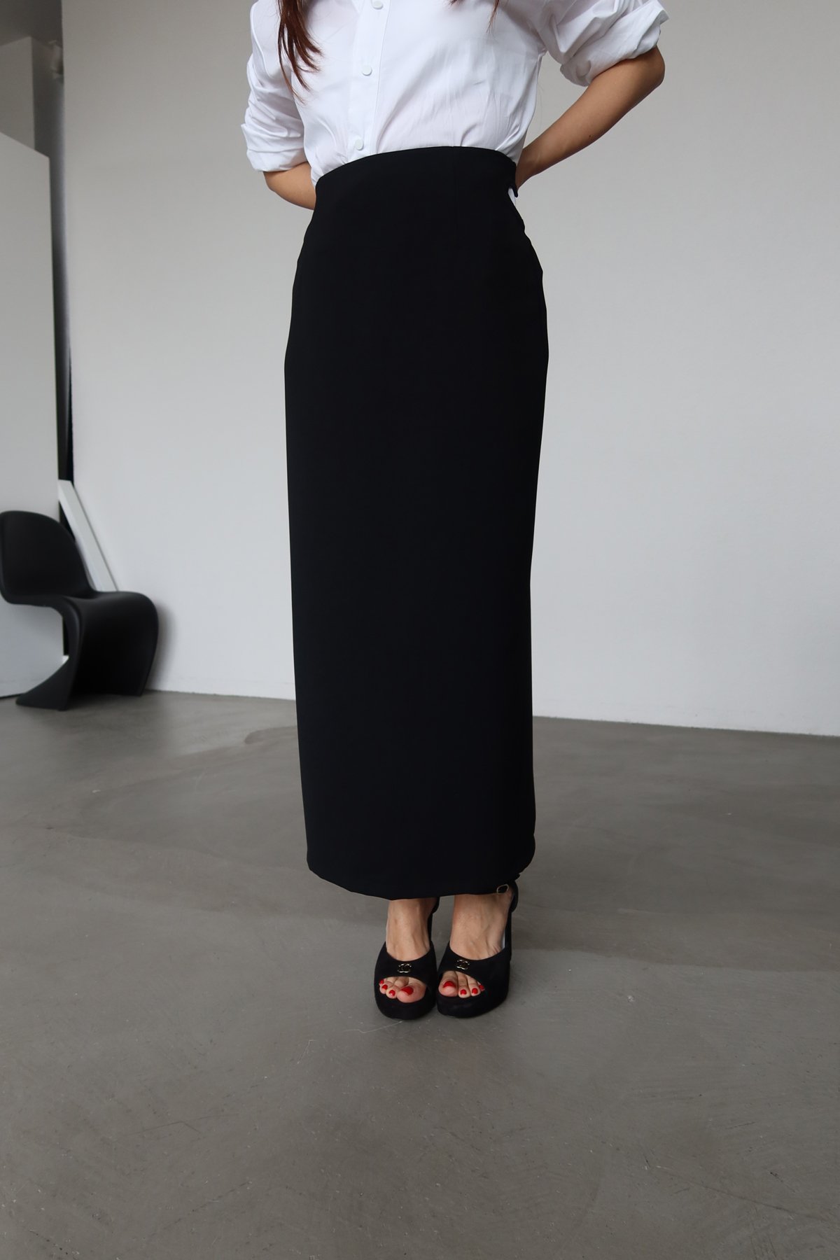 Bel Dekolteli Yırtmaçlı Etek