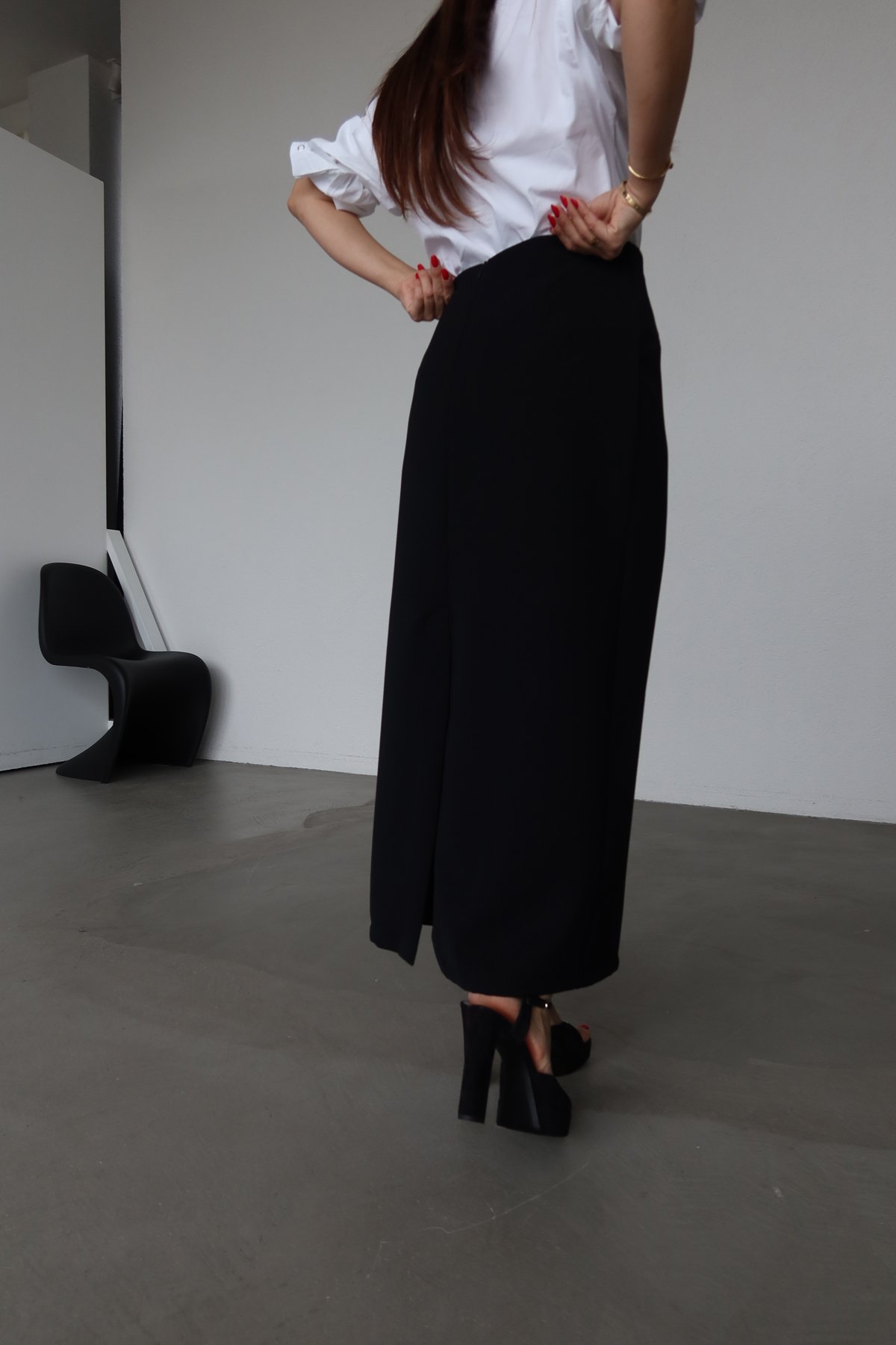 Bel Dekolteli Yırtmaçlı Etek