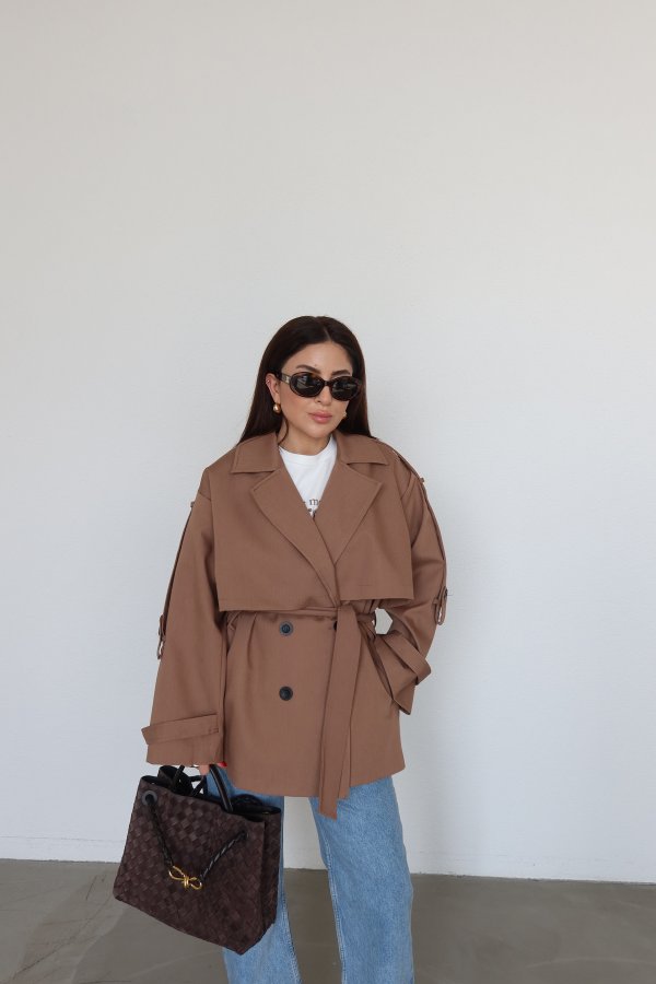 Kruvaze Yaka Parça Detaylı Trençkot