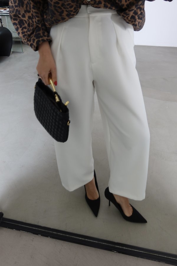 Tok Doku Pileli Kumaş Pantolon