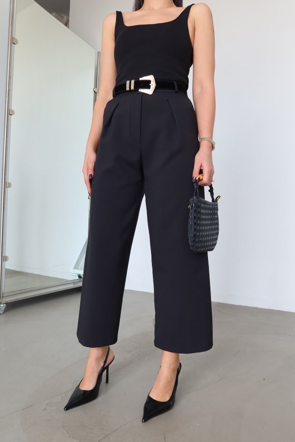 Tok Doku Pileli Kumaş Pantolon