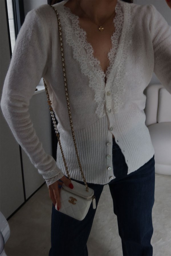 Kolları Ve Yakası Dantelli Hırka