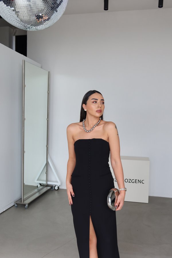 Straplez Süs Düğmeli Yırtmaçlı Kalem Elbise