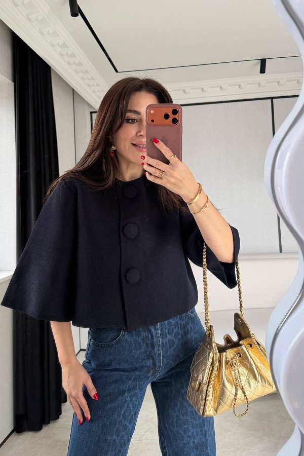 Kısa Kollu Büyük Düğmeli Çelik Hırka