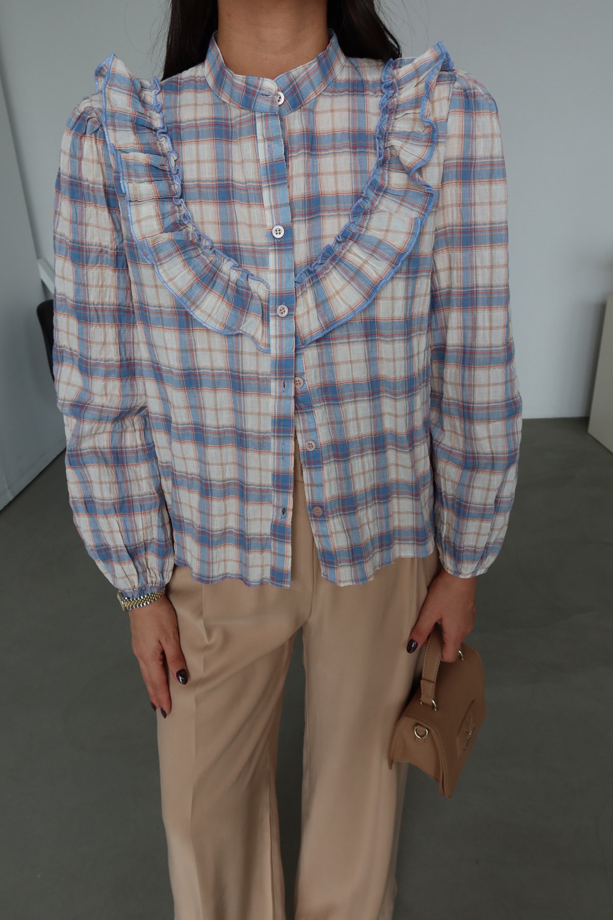 Hakim Yaka Ekoseli Fırfır Gömlek