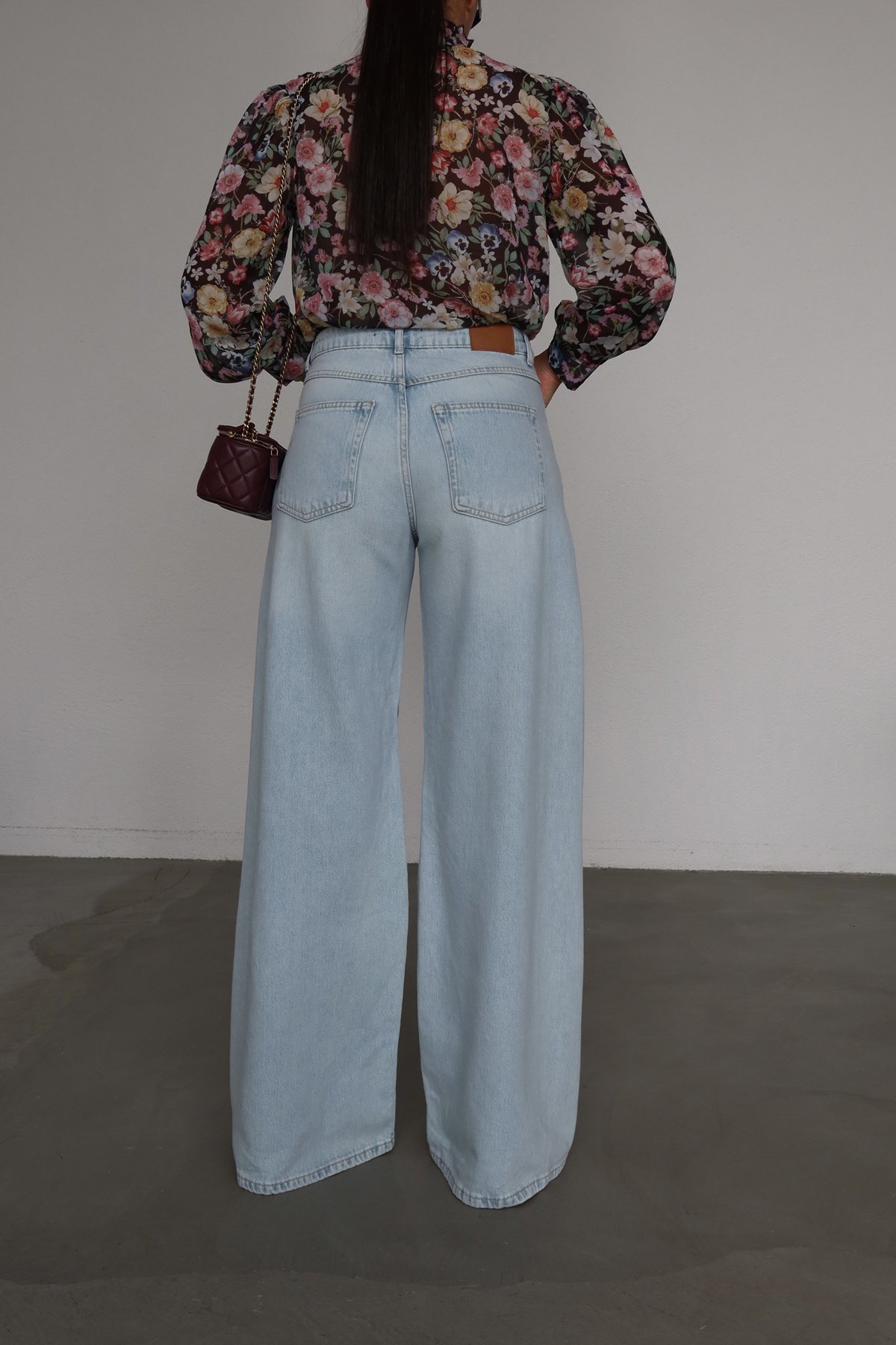 Dikişli Detaylı Ekstra Bol Paça Jean