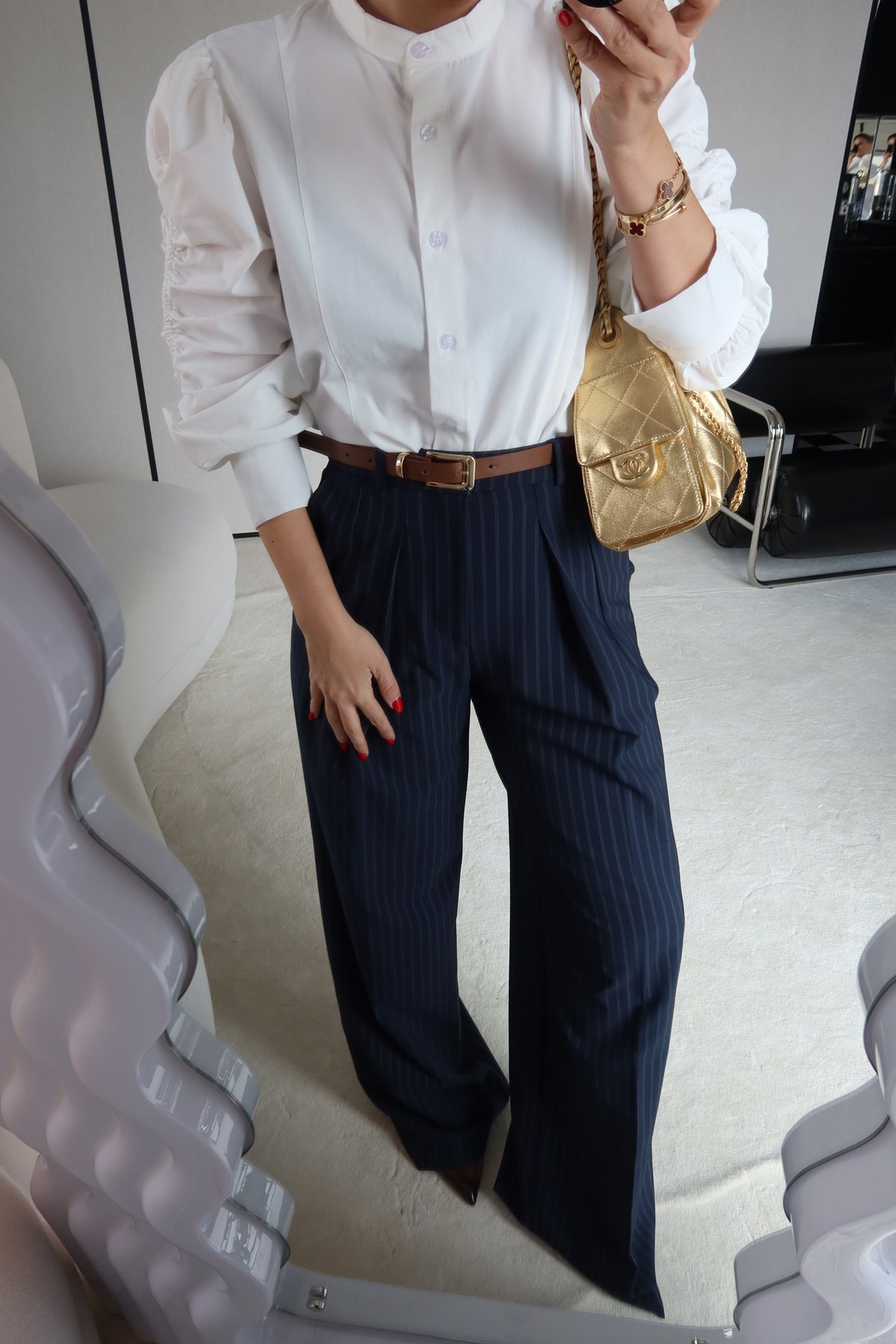 Çift Pileli Çizgili Kemerli Pantolon