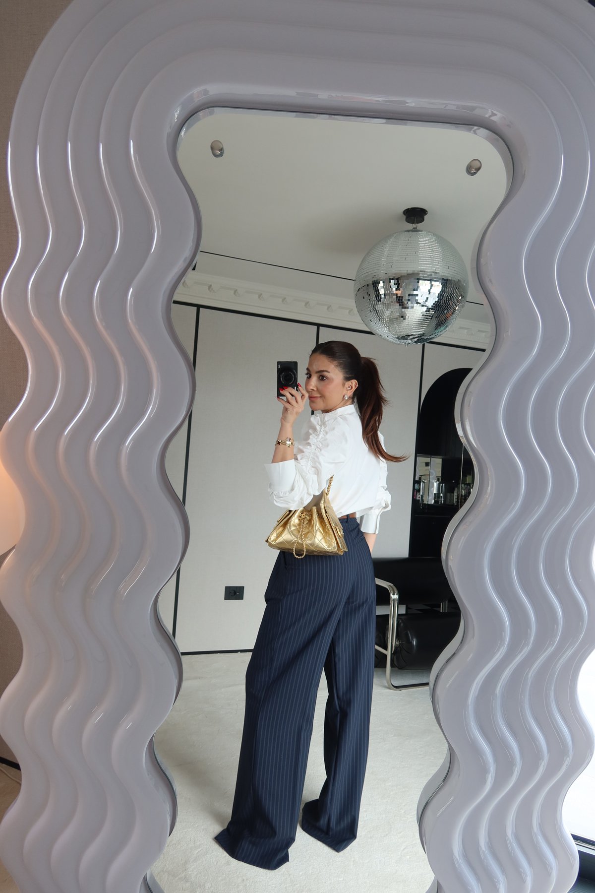 Çift Pileli Çizgili Kemerli Pantolon