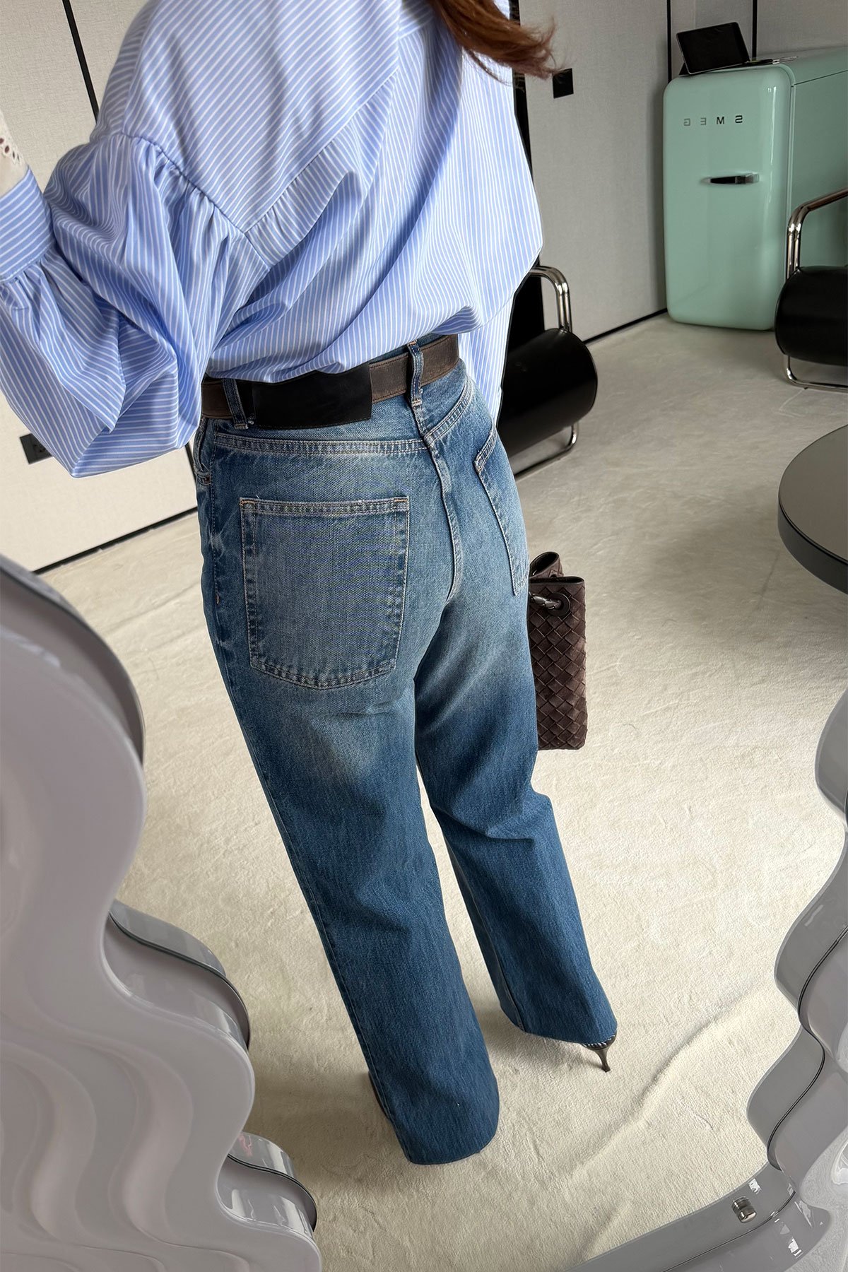 Paçası Lazer Kesikli Taşlamalı Jean