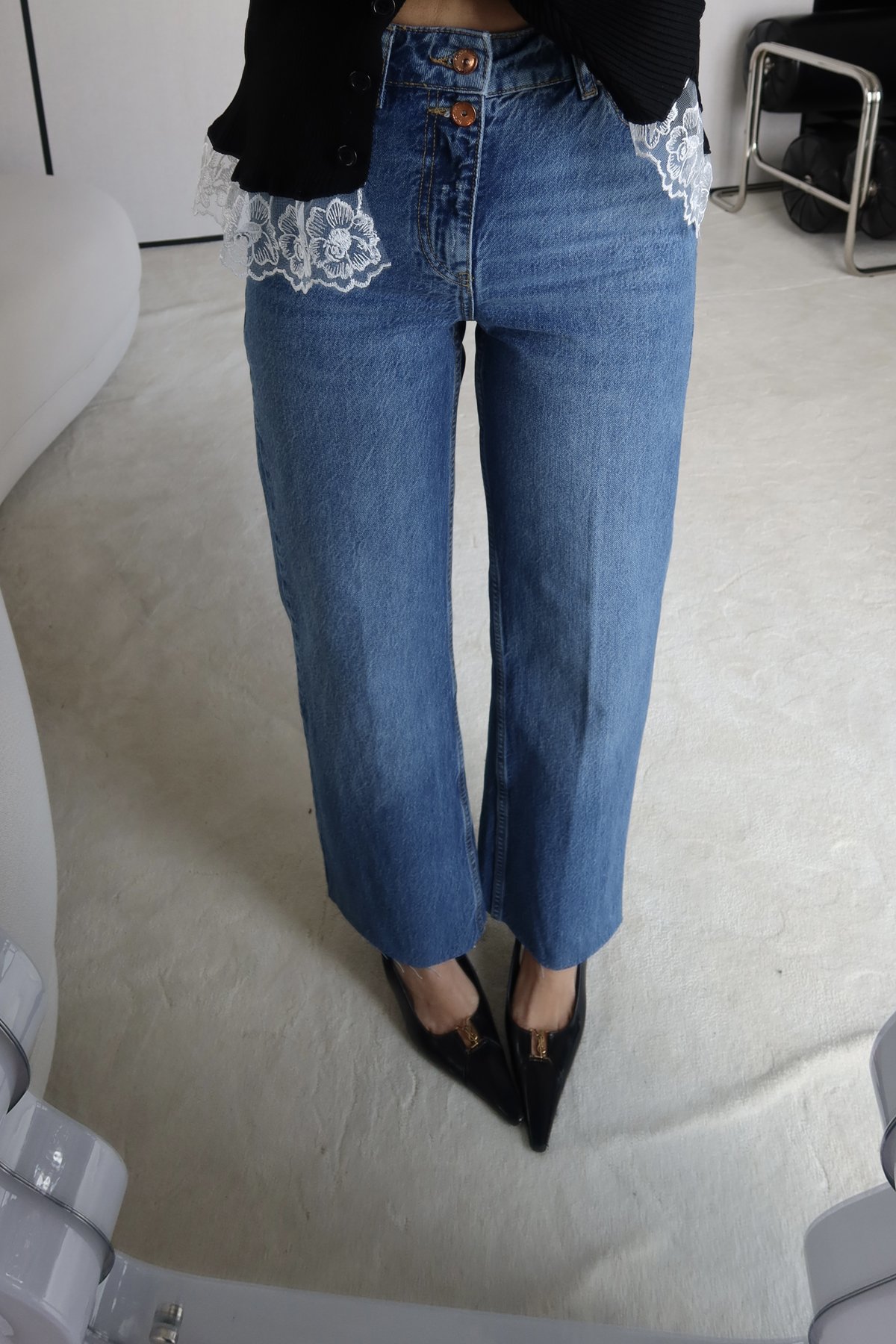 Gold Düğmeli Lazer Kesikli Jean