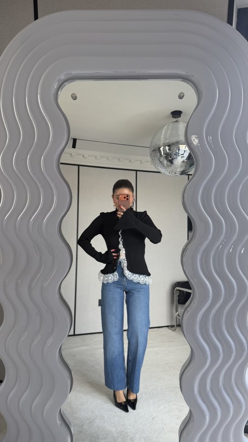 Gold Düğmeli Lazer Kesikli Jean