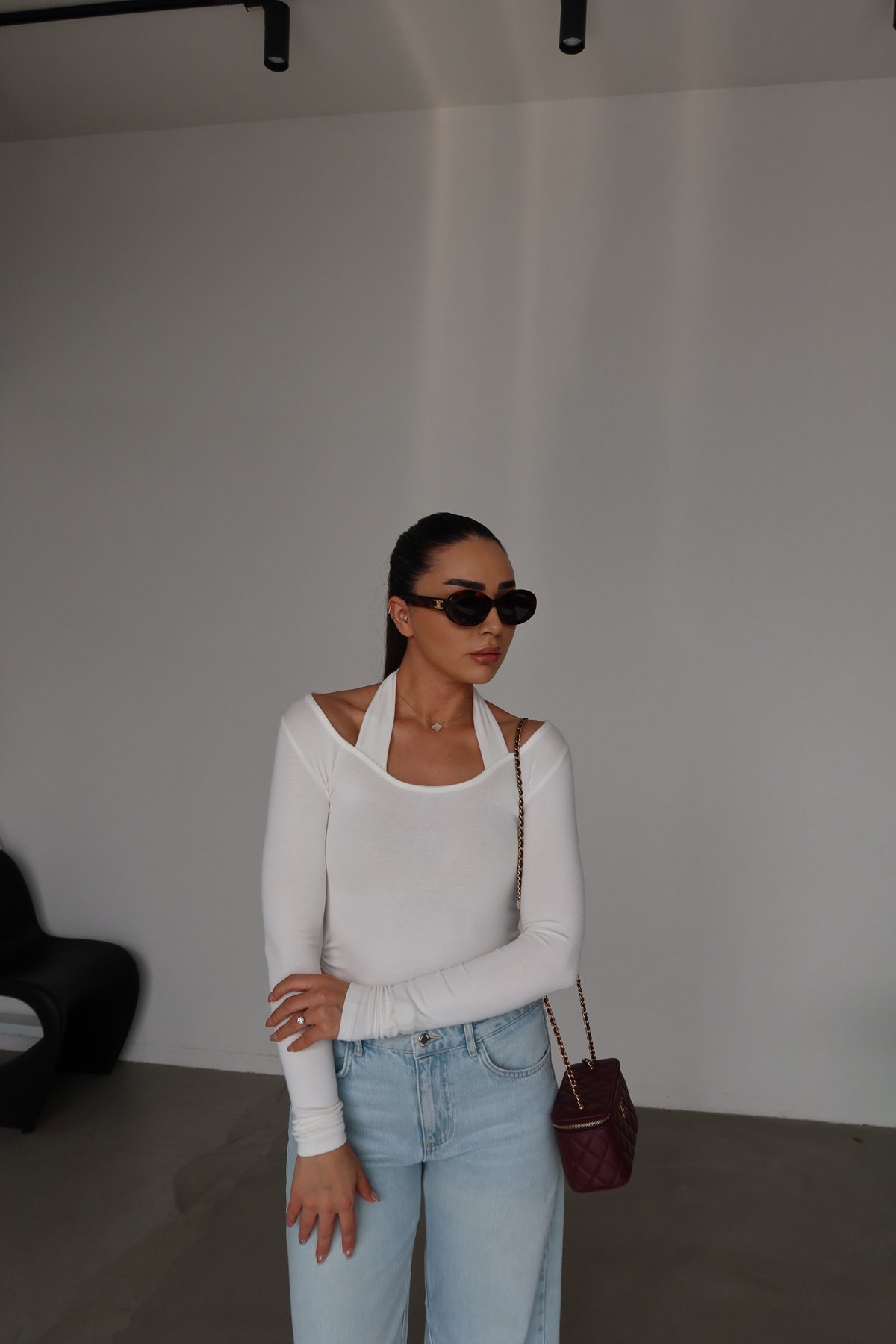 Boyundan Geçmeli Yarı Büzgülü Bluz