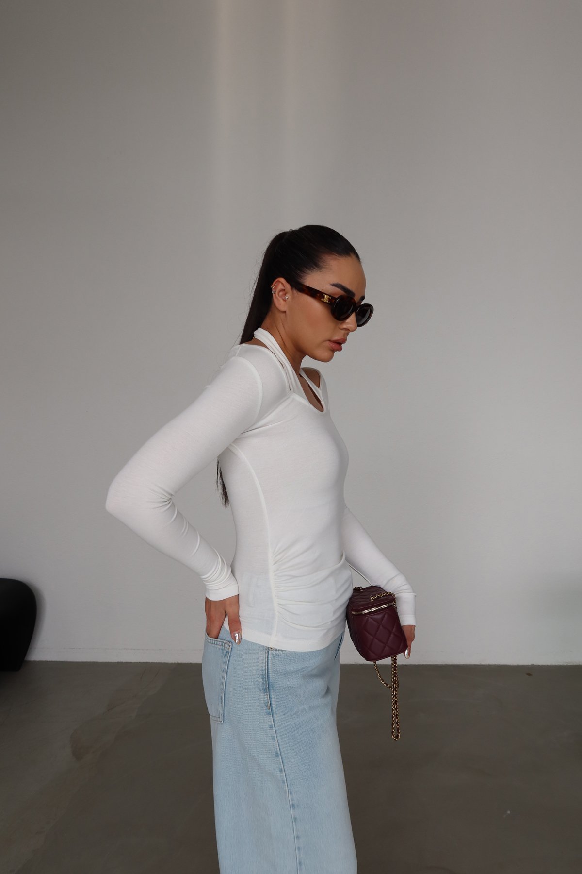 Boyundan Geçmeli Yarı Büzgülü Bluz