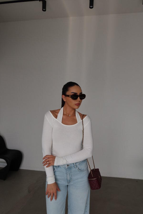 Boyundan Geçmeli Yarı Büzgülü Bluz