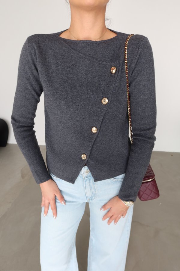 Asimetrik Kesim Gold Düğmeli Hırka