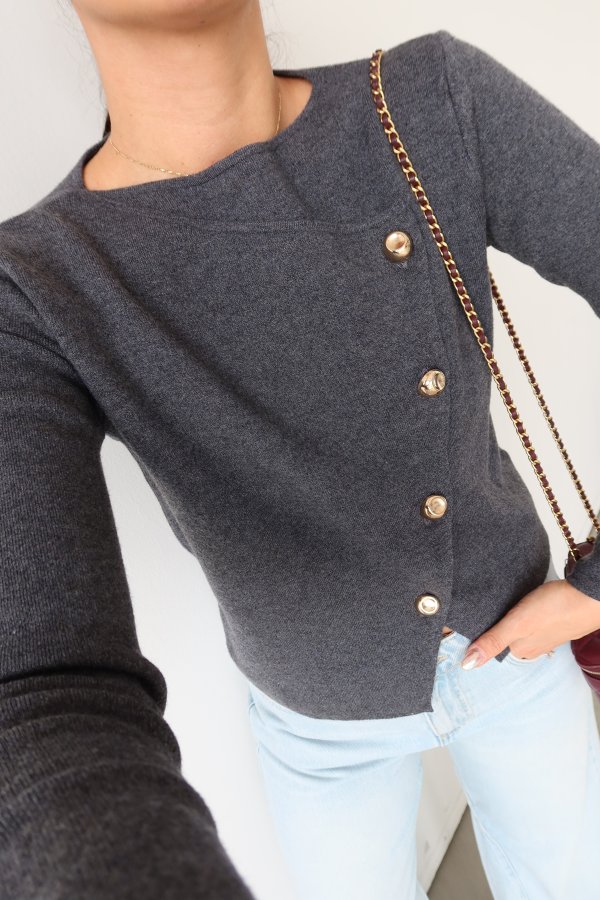 Asimetrik Kesim Gold Düğmeli Hırka