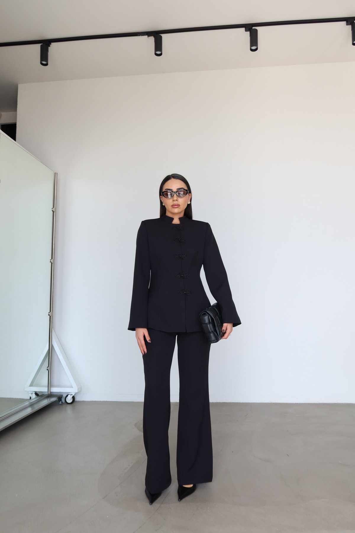 Hakim Yaka Düğme Detaylı Ceket Pantolon Takım