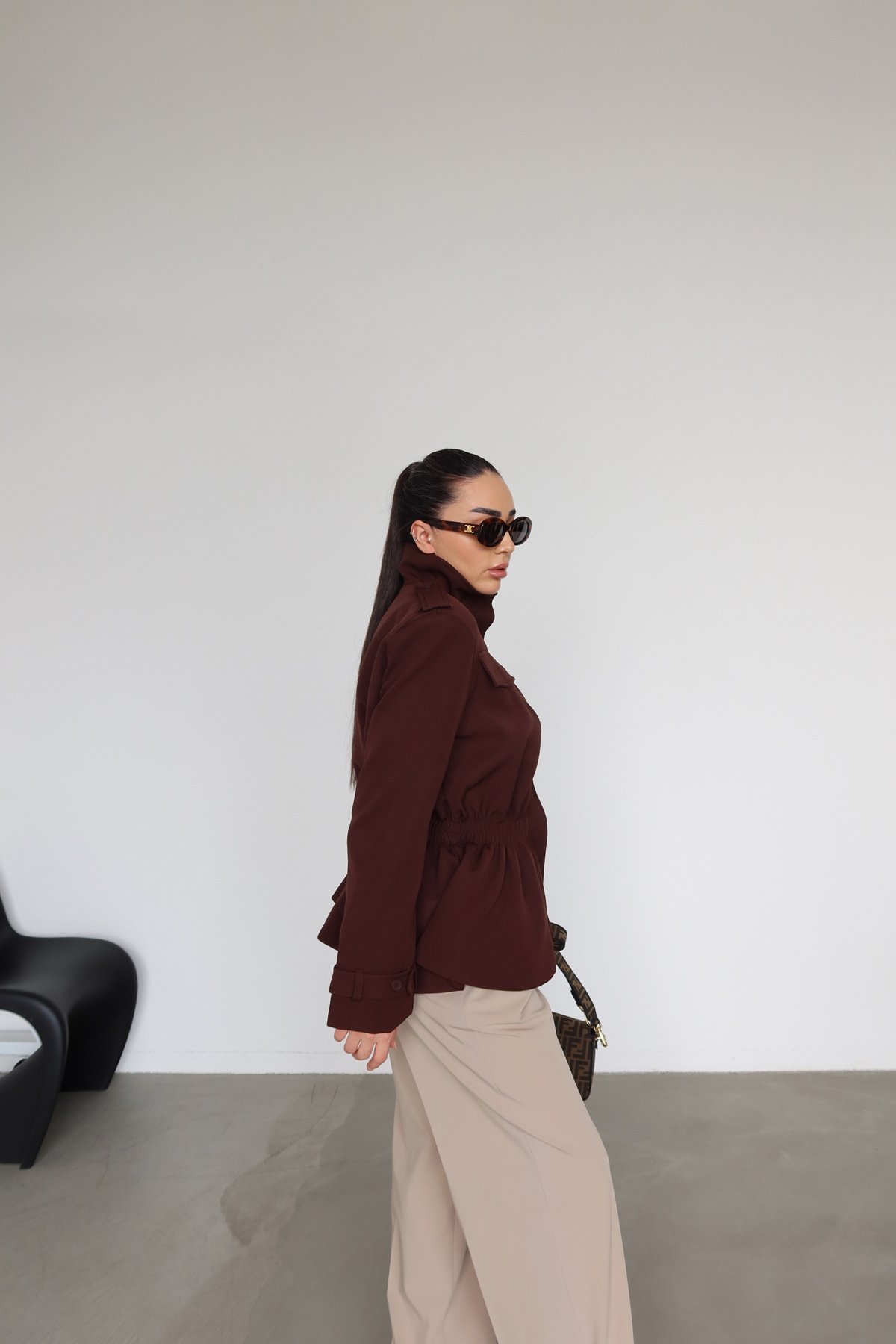 Belden Büzgülü Dik Yaka Ceket