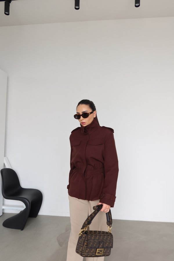 Belden Büzgülü Dik Yaka Ceket