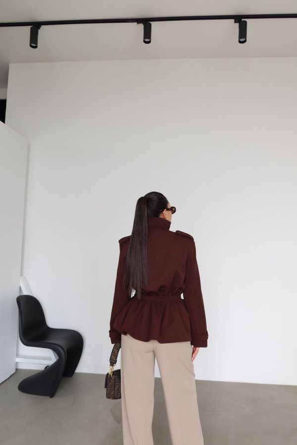 Belden Büzgülü Dik Yaka Ceket