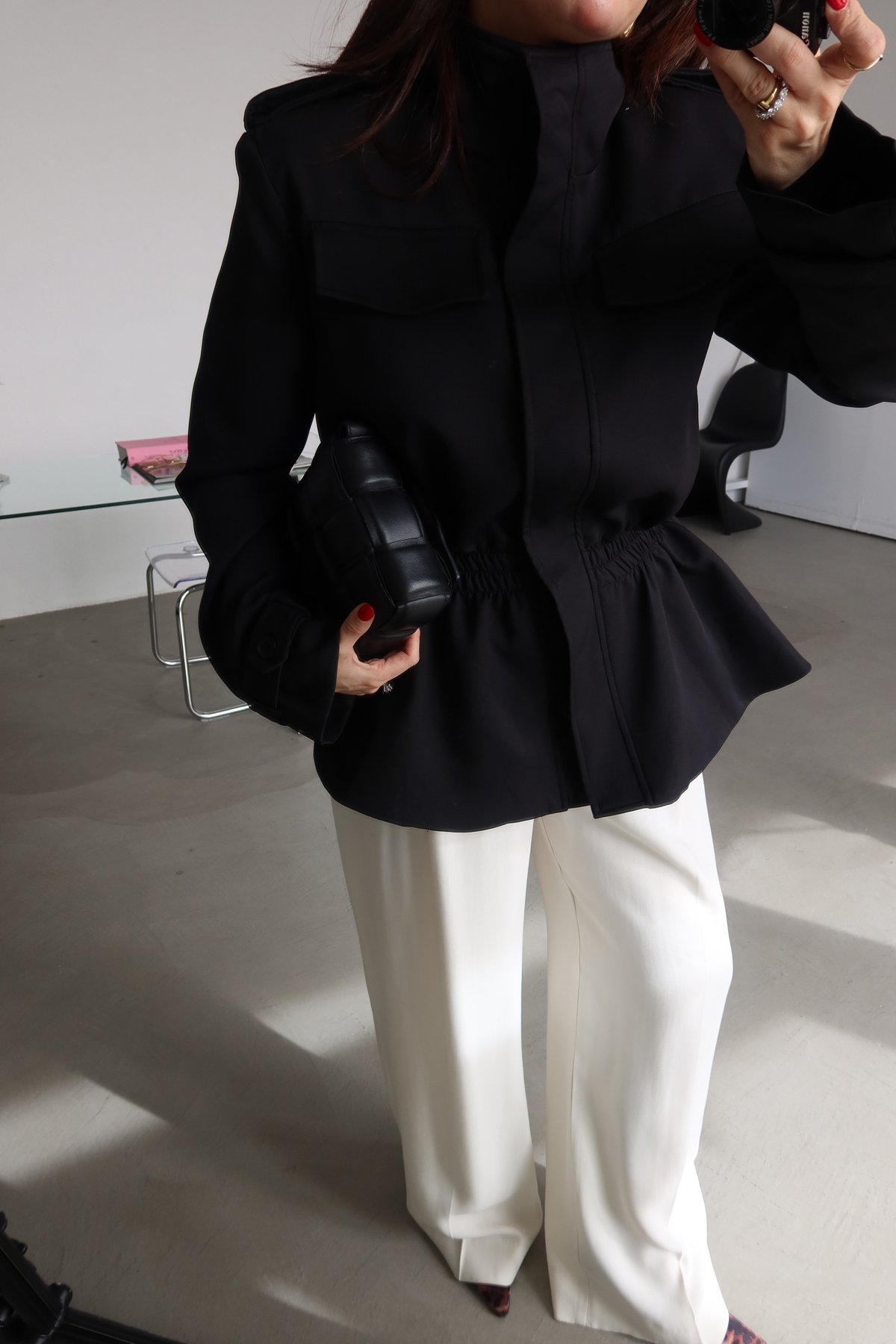 Belden Büzgülü Dik Yaka Ceket