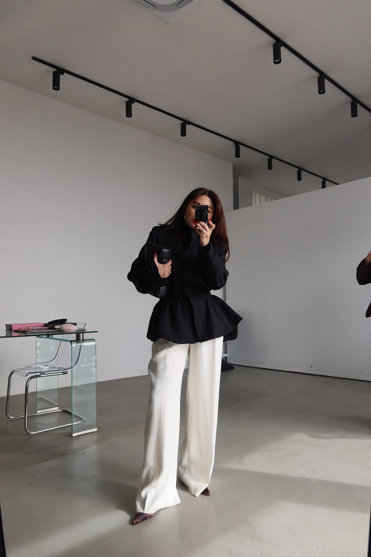 Belden Büzgülü Dik Yaka Ceket