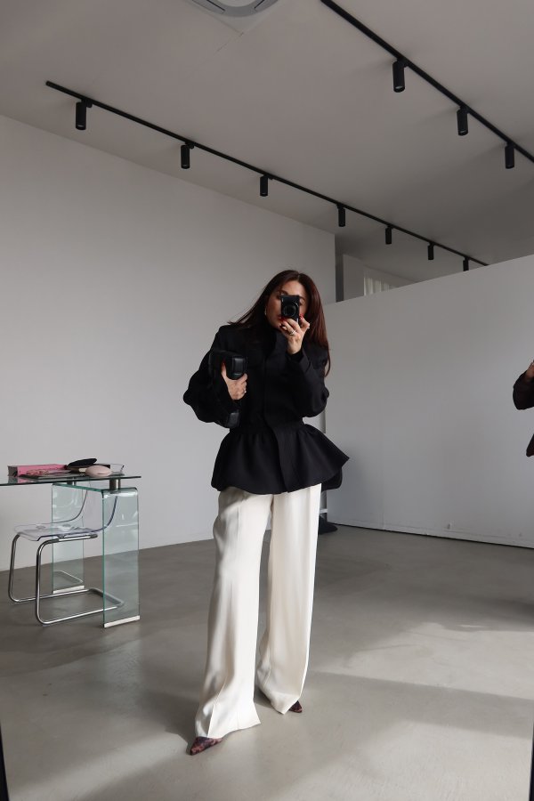 Belden Büzgülü Dik Yaka Ceket