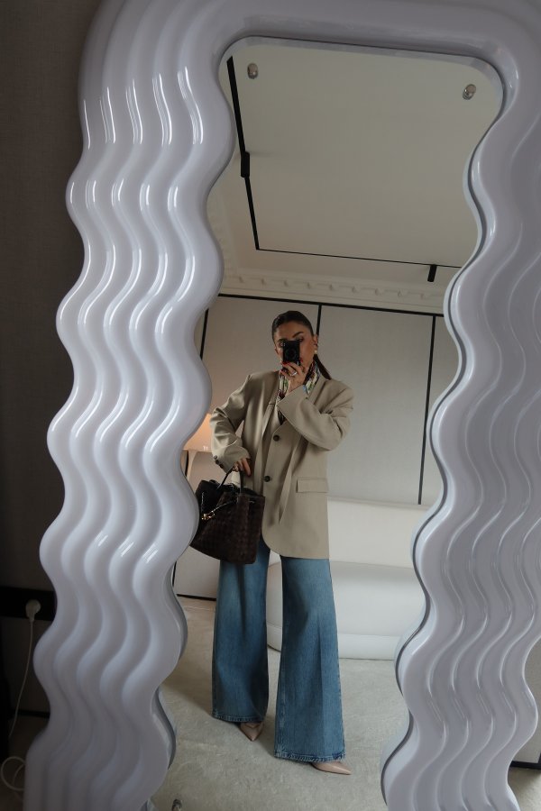 İki Düğmeli Yakası Kuşak Detaylı Uzun Ceket