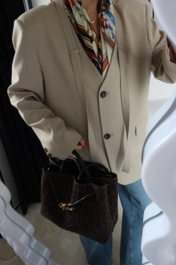 İki Düğmeli Yakası Kuşak Detaylı Uzun Ceket