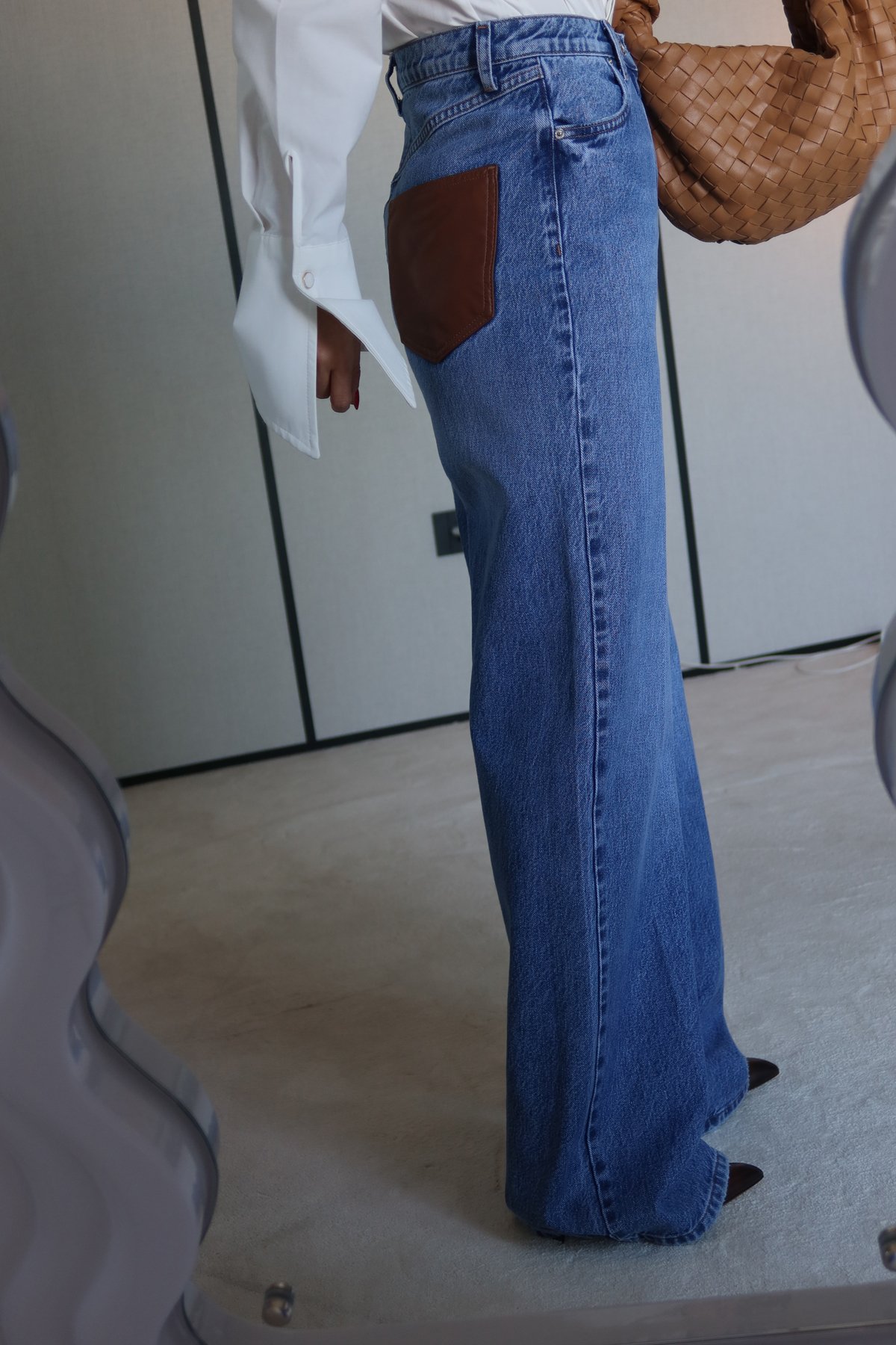 Cebi Deri Detaylı Jean