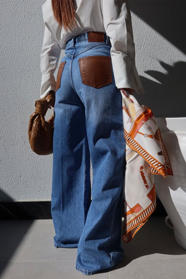 Cepleri Deri Detaylı Jean