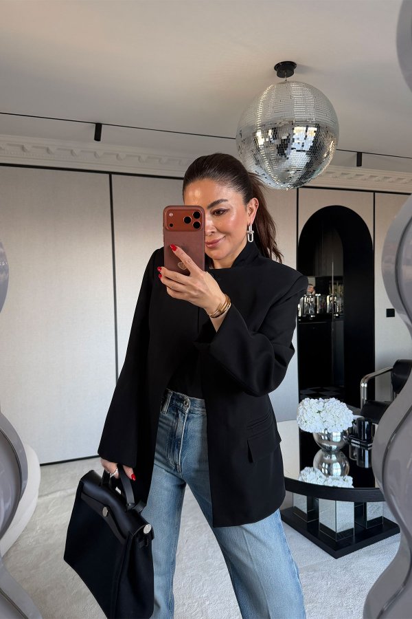 Omuzu Vatkalı Tek Düğmeli Ceket