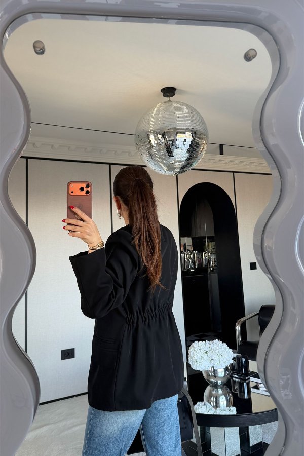 Omuzu Vatkalı Tek Düğmeli Ceket