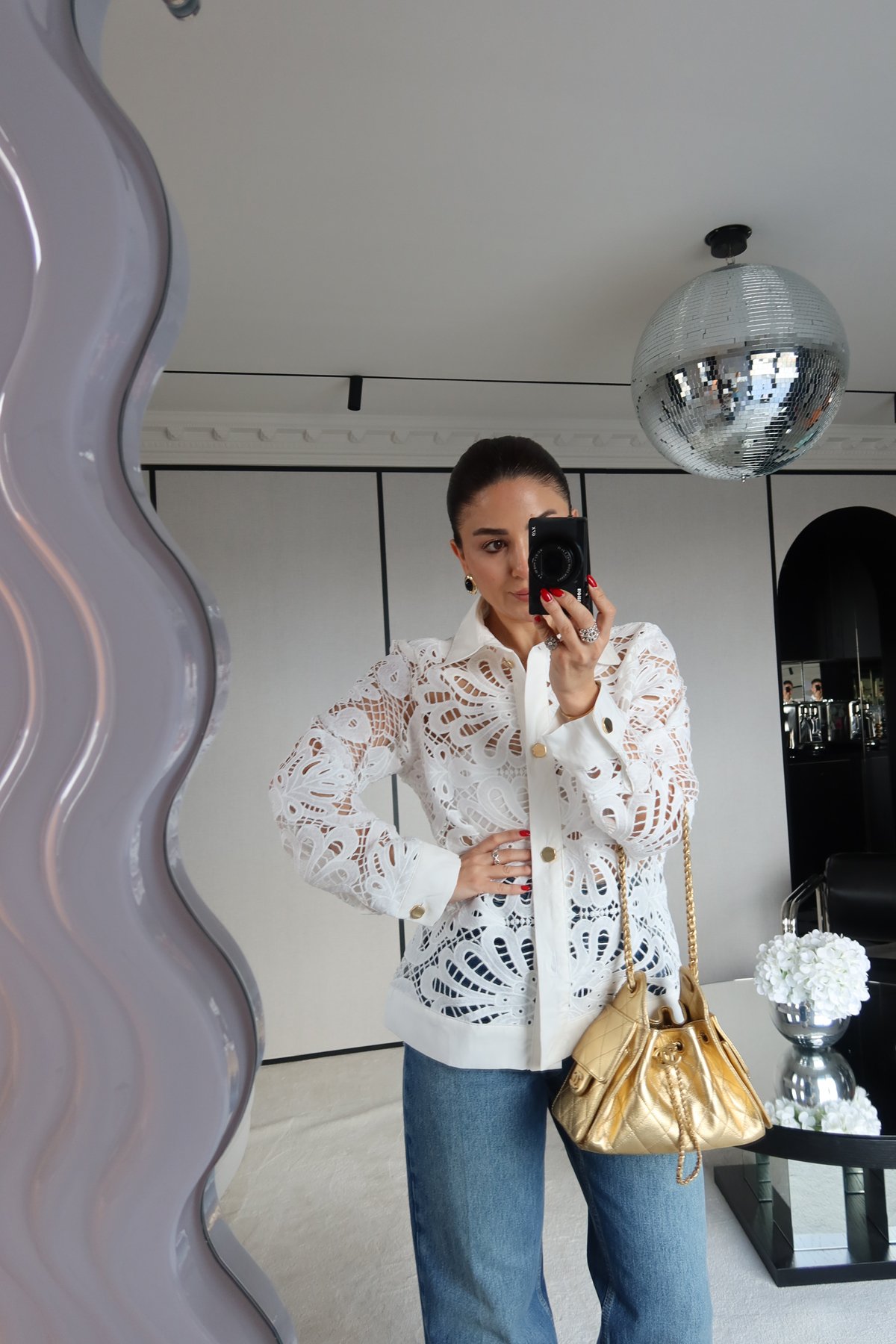 Gold Düğmeli Güpürlü Gömlek