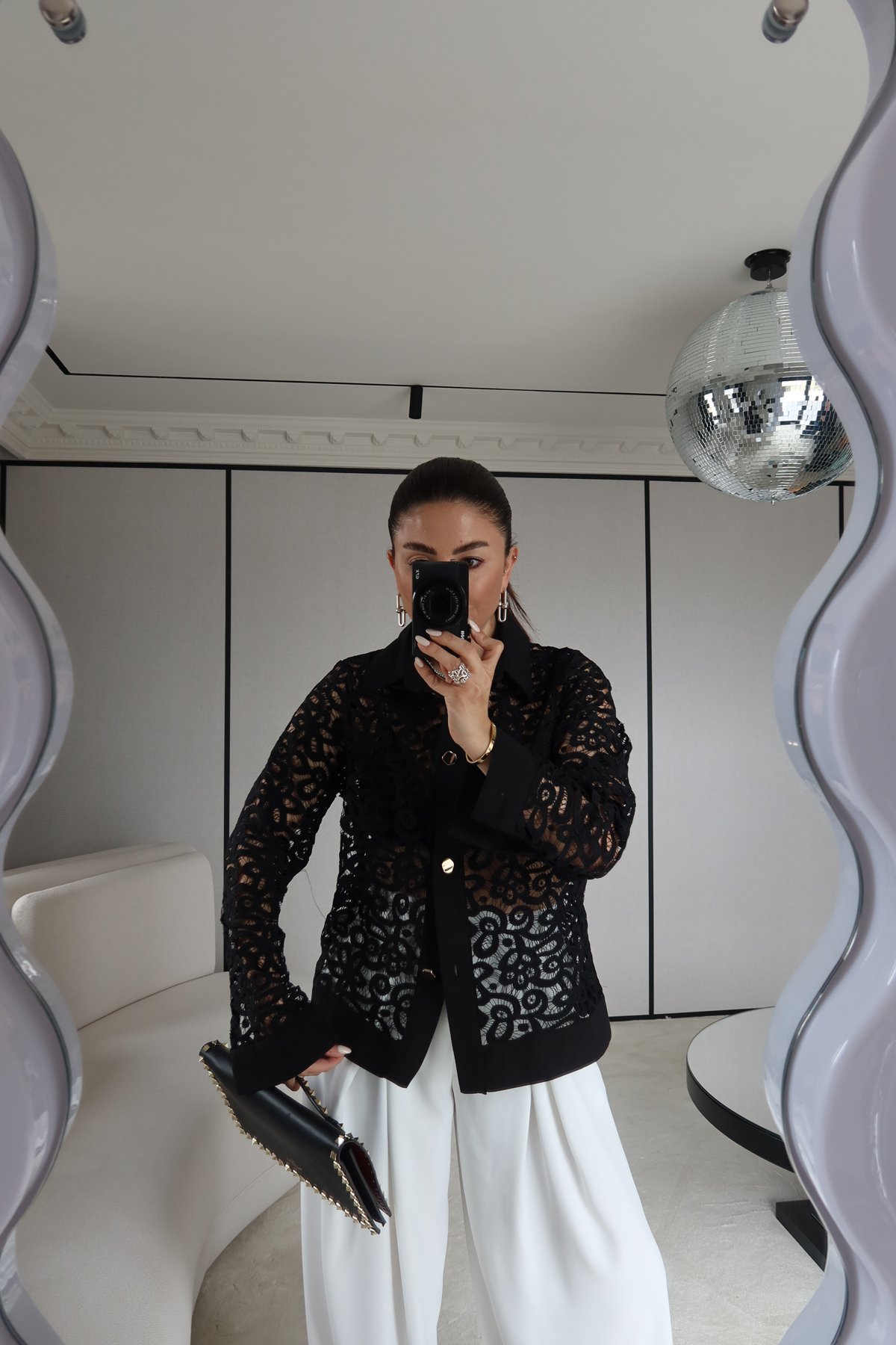 Gold Düğmeli Güpürlü Gömlek