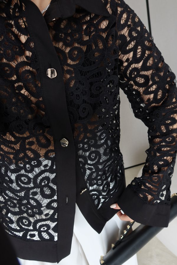 Gold Düğmeli Güpürlü Gömlek